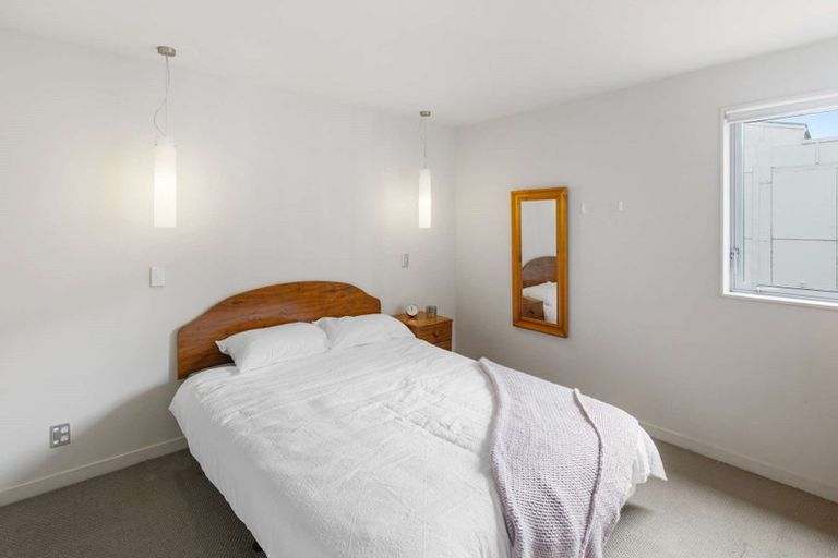 Photo of property in Montreaux Apartments, 7h/164 The Terrace, Wellington Central, Wellington, 6011