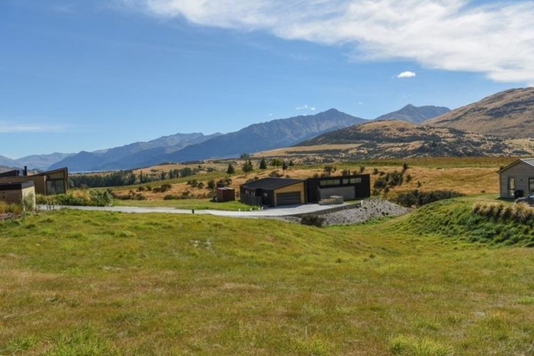 Photo of property in 5 Rabbiters Drive, Jacks Point, Queenstown, 9371