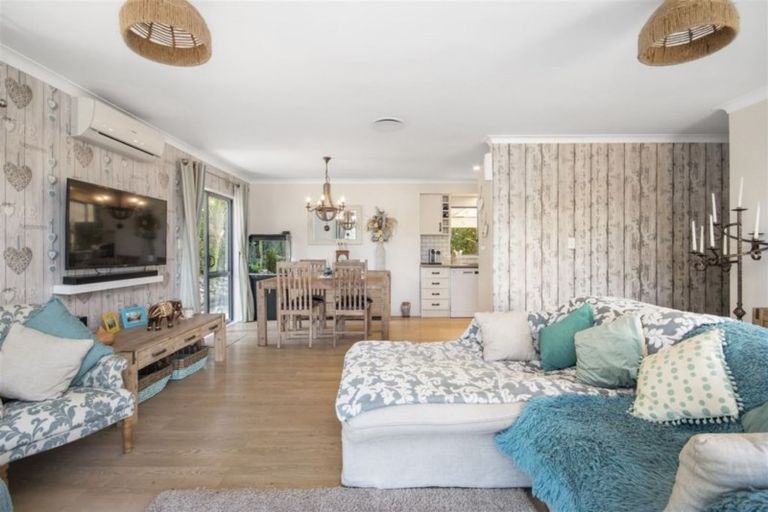 Photo of property in 14a Kaiwaka Road, Waiuku, 2123