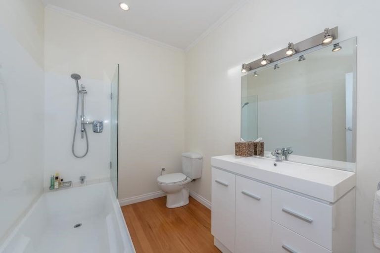 Photo of property in 27 Ingleton Terrace, Fairfield, Hamilton, 3214