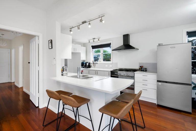 Photo of property in 1/6 Cornwall Street, Brooklands, New Plymouth, 4310