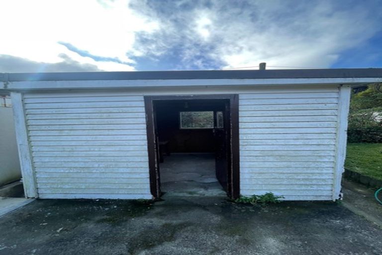 Photo of property in 52 Happy Valley Road, Owhiro Bay, Wellington, 6023