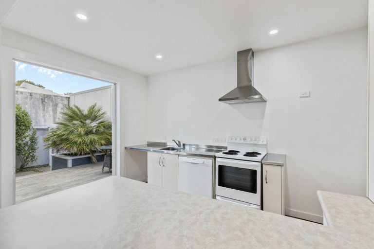 Photo of property in 210 Courtenay Street, New Plymouth, 4312