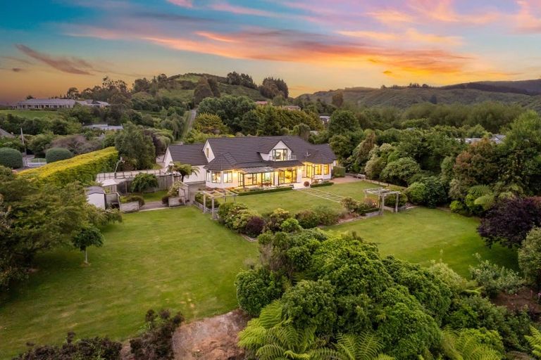Photo of property in 30 Emerald Hill Drive, Birchville, Upper Hutt, 5018
