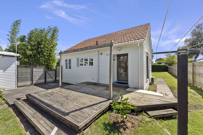 Photo of property in 214 College Street, West End, Palmerston North, 4412