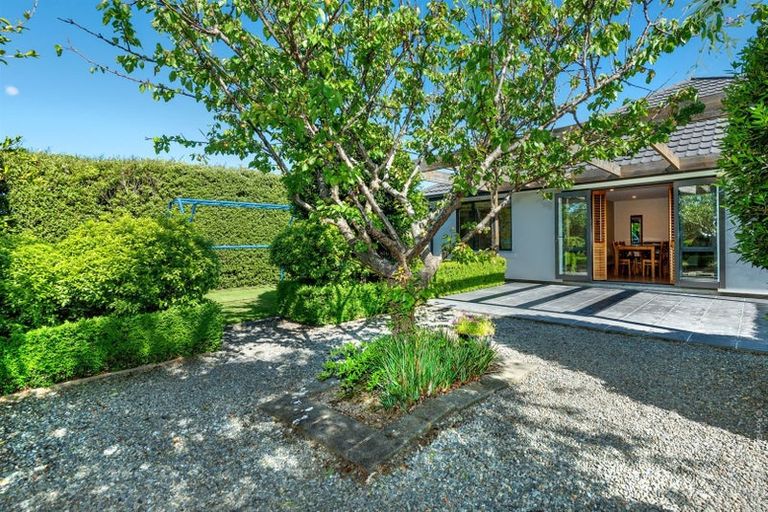 Photo of property in 12 Sheraton Place, Redwood, Christchurch, 8051