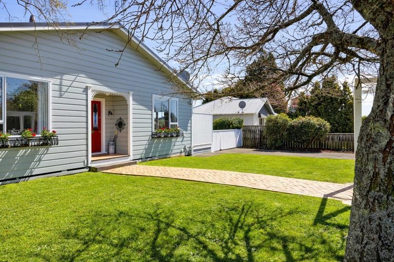 Photo of property in 30 Kahikatea Street, Inglewood, 4330