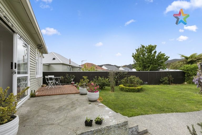 Photo of property in 16 Shearer Crescent, Naenae, Lower Hutt, 5011