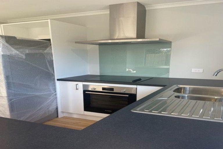 Photo of property in 24 Koru Loop, Paraparaumu, 5032