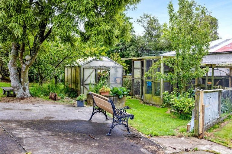 Photo of property in 242 Bridge Street, Eltham, 4322