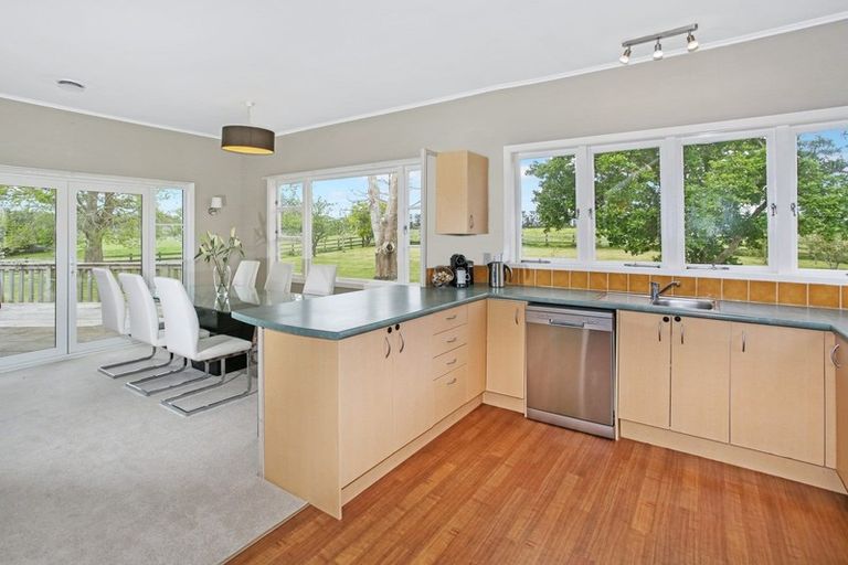 Photo of property in 15 Brian Wood Lane, Karaka, Papakura, 2580