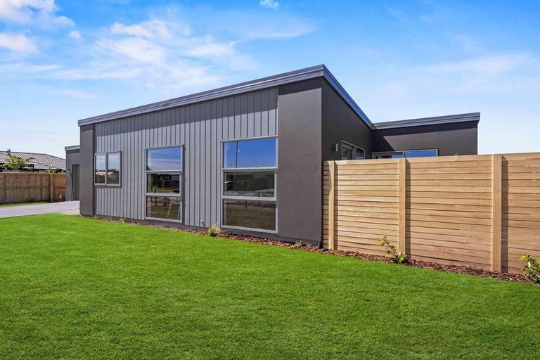 Photo of property in 15 Glendore Drive, Halswell, Christchurch, 8025