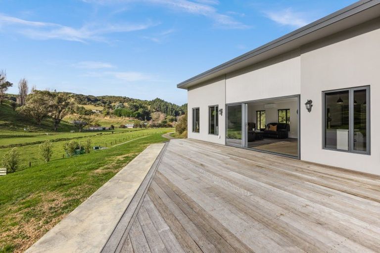 Photo of property in 16 Seafield Road, Eskdale, Napier, 4182