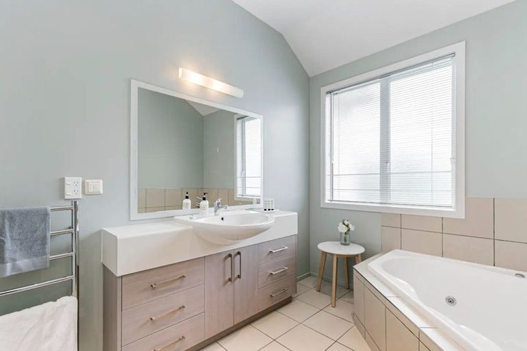 Photo of property in 5 Winsley Terrace, Churton Park, Wellington, 6037