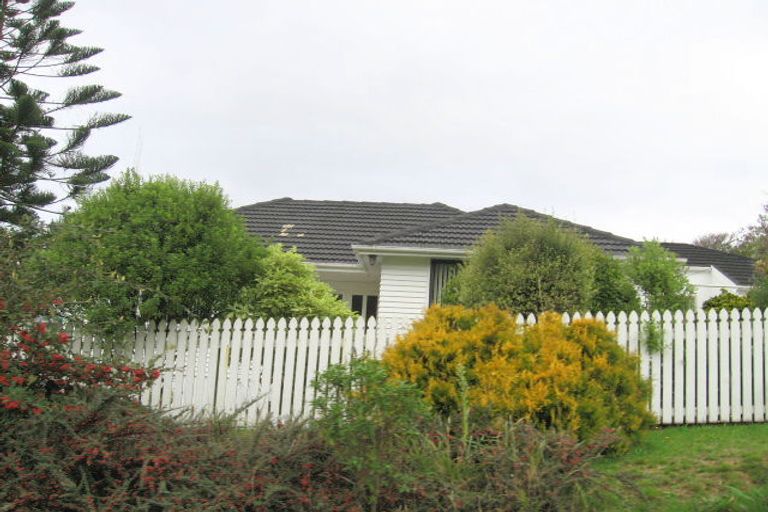 Photo of property in 37 Lincoln Avenue, Tawa, Wellington, 5028