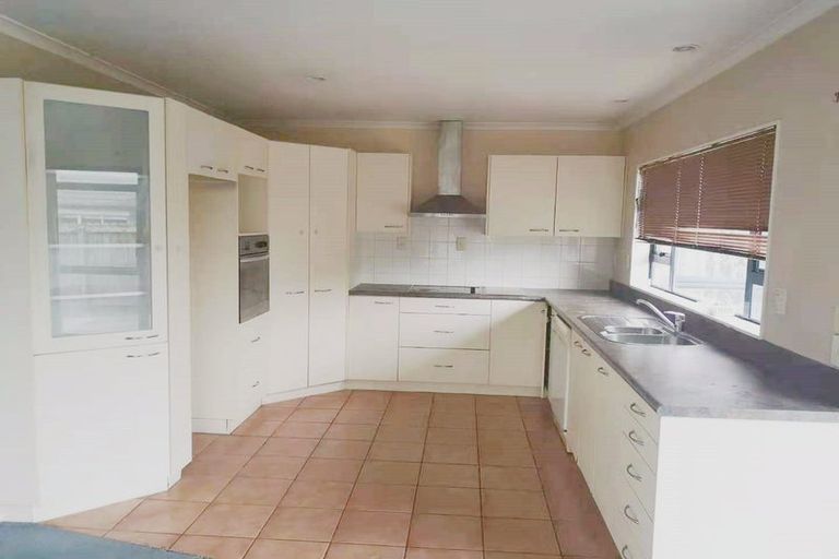 Photo of property in 11 Carlingford Drive, East Tamaki, Auckland, 2016