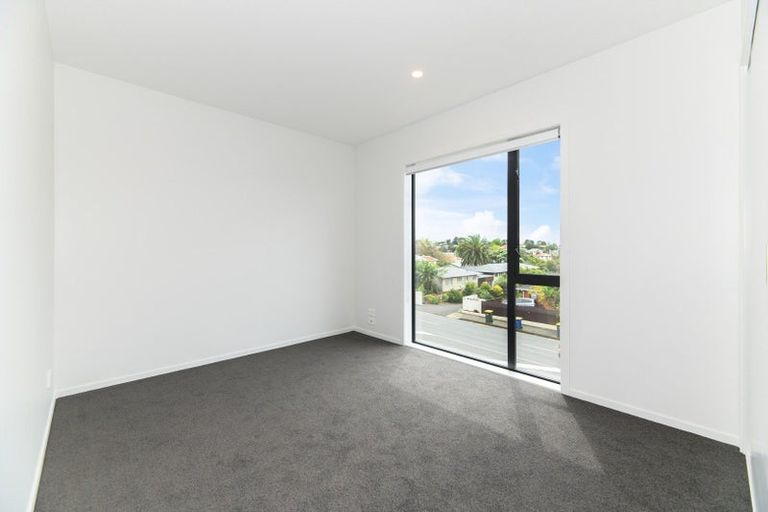 Photo of property in 5/1 Fruitvale Road, New Lynn, Auckland, 0600