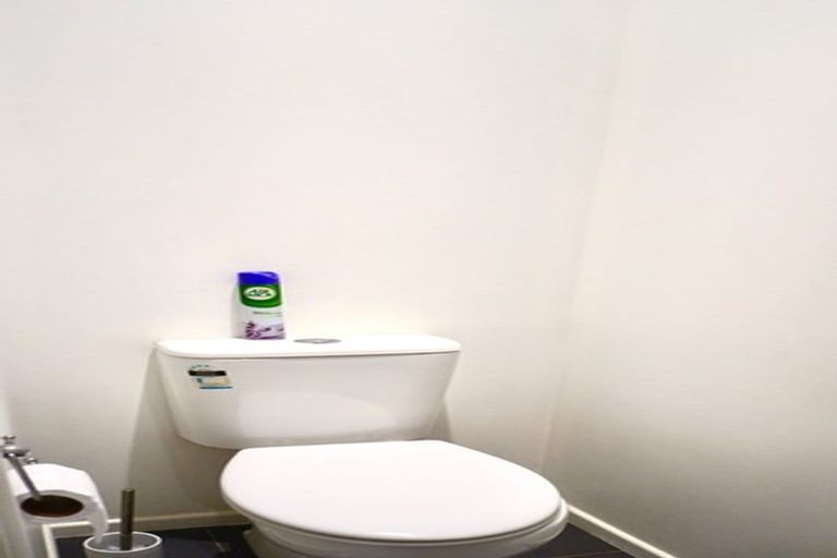 Photo of property in 25 Hutchinsons Road, Bucklands Beach, Auckland, 2014