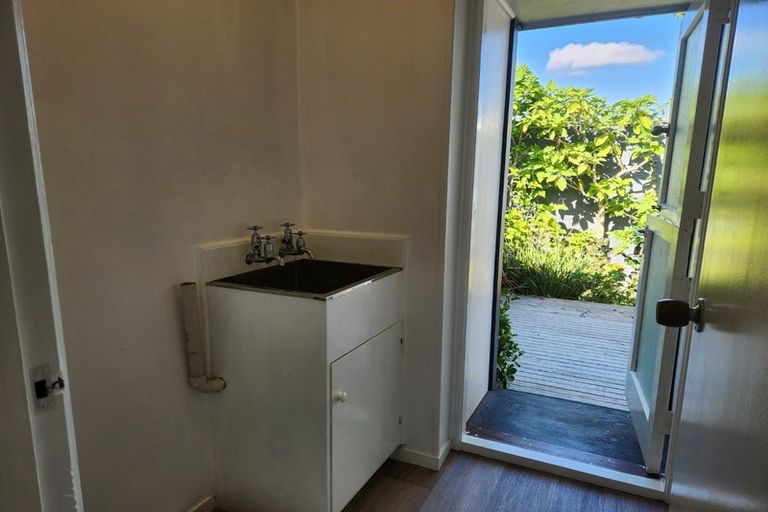 Photo of property in 2/68 Great South Road, Papakura, 2110