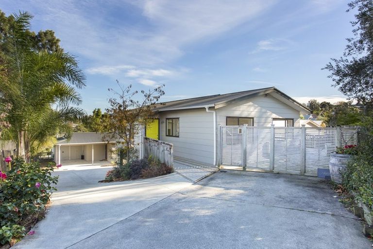 Photo of property in 7 Flaunty Place, West Harbour, Auckland, 0618