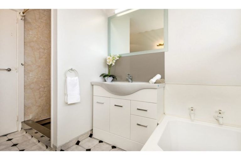 Photo of property in 113 Effingham Street, North New Brighton, Christchurch, 8083