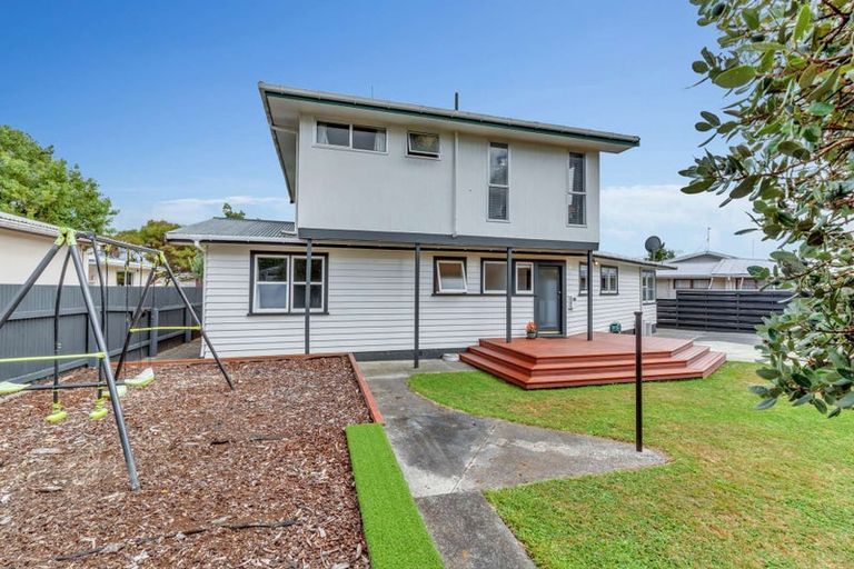 Photo of property in 8 Cohen Place, Milson, Palmerston North, 4414