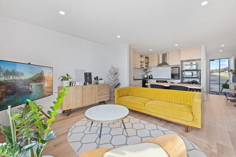 Photo of property in 27 Tuuhura Road, Pukekohe, 2120