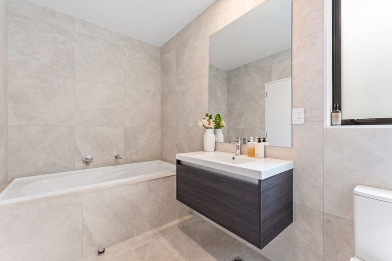 Photo of property in 30a Kukuwai Avenue, Red Beach, 0932