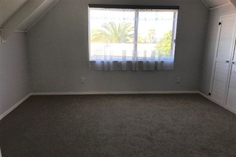 Photo of property in 5a Bedford Place, Mount Maunganui, 3116