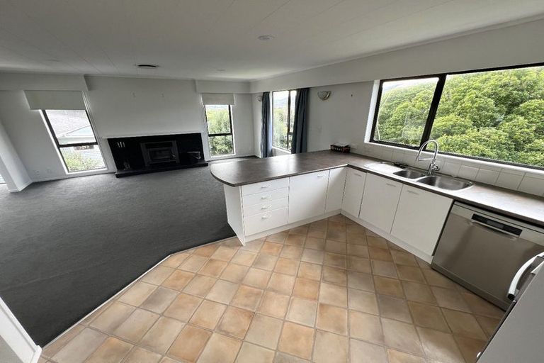 Photo of property in 25 Ngatitoa Street, Tawa, Wellington, 5028