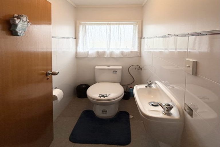Photo of property in 2/19 Ciprian Place, Henderson, Auckland, 0612