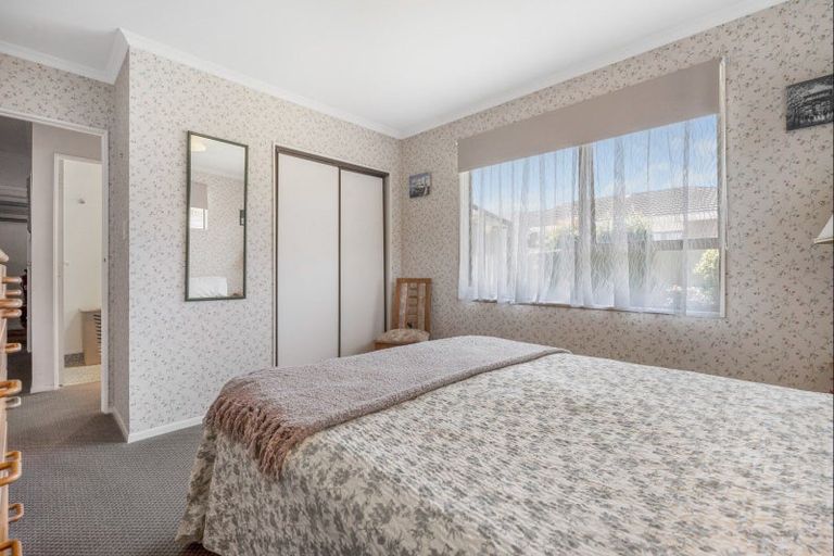 Photo of property in 5b Clemow Road, Fitzroy, New Plymouth, 4312