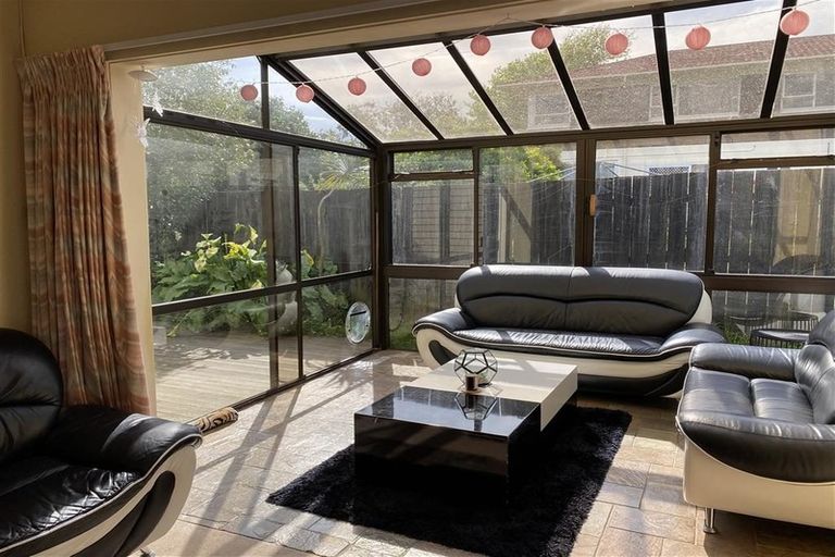 Photo of property in 1/8 Priestley Drive, Bucklands Beach, Auckland, 2014