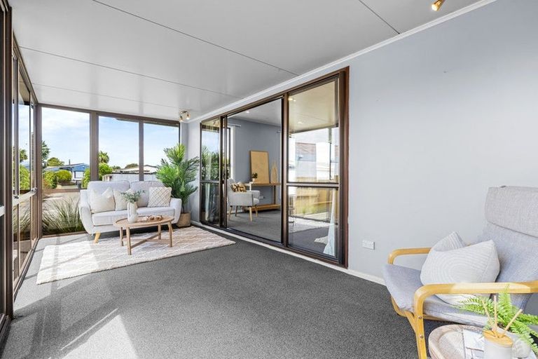 Photo of property in 76 Frensham Crescent, Woolston, Christchurch, 8062