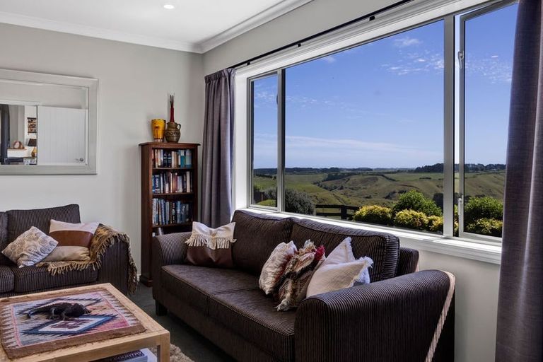 Photo of property in 355 Ngawhini Road, Hawera, 4674