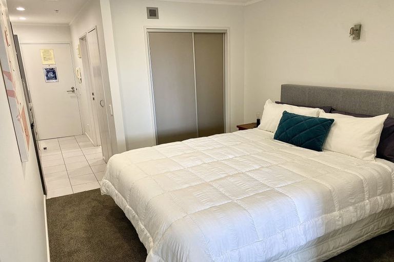 Photo of property in Luna Apartments, 1c/16 Burton Street, Grafton, Auckland, 1010