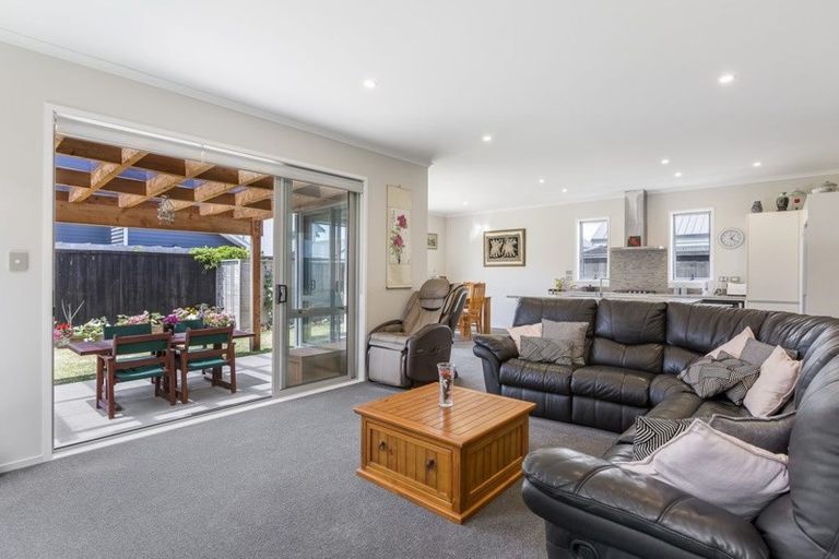 Photo of property in 8 Poaka Road, Hobsonville, Auckland, 0618