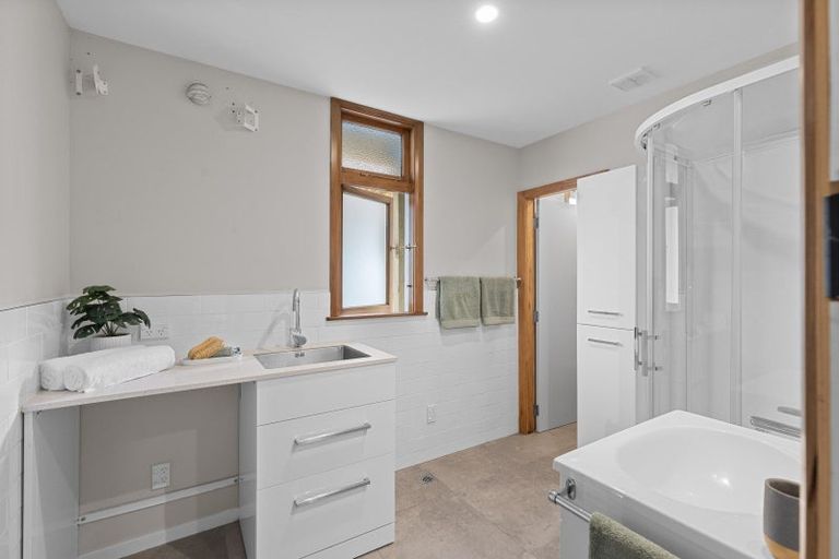 Photo of property in 17 East Street, Terrace End, Palmerston North, 4410