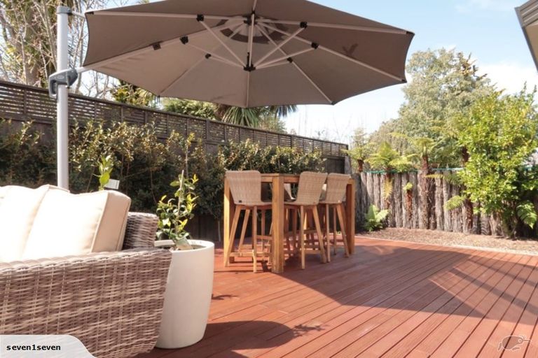 Photo of property in 2/745 Acacia Bay Road, Acacia Bay, Taupo, 3330