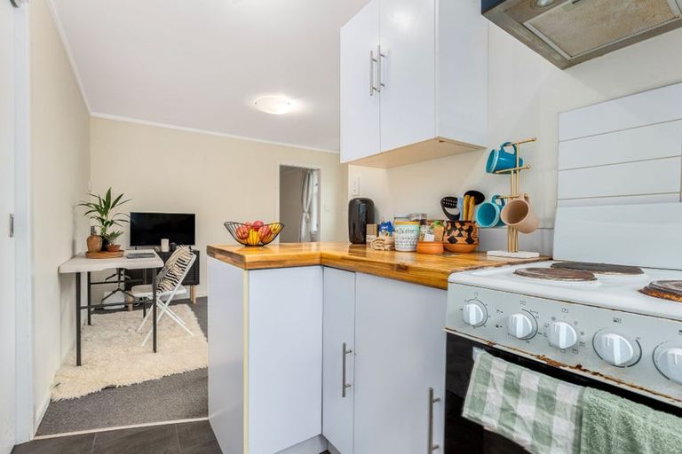 Photo of property in 62 Severn Street, Island Bay, Wellington, 6023