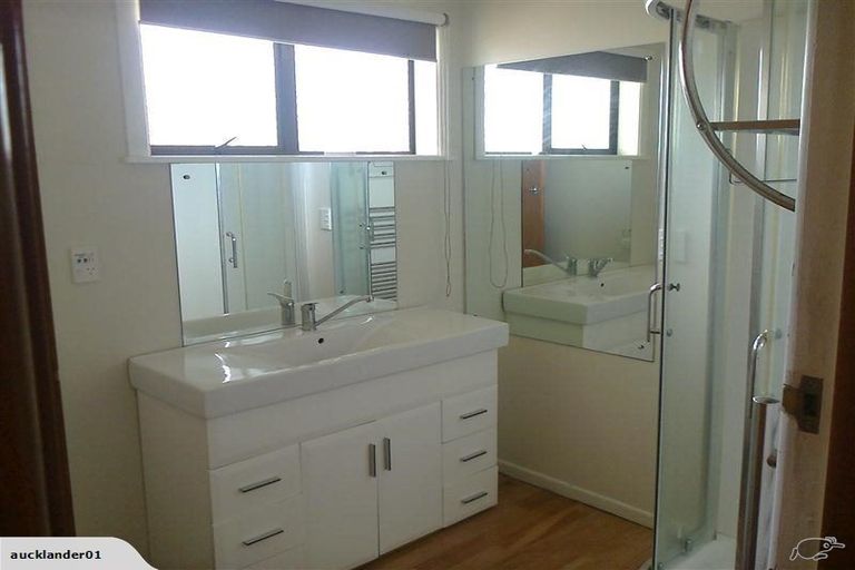 Photo of property in 172 Queen Street, Pukekohe, 2120