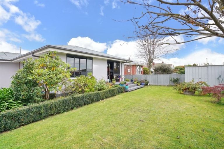 Photo of property in 9 Ashgrove Street, Rangiora, 7400