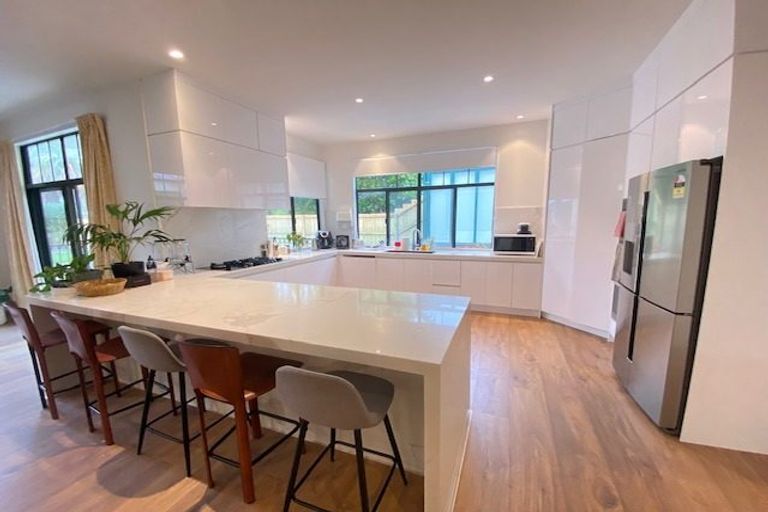 Photo of property in 11 Manor Park, Sunnyhills, Auckland, 2010