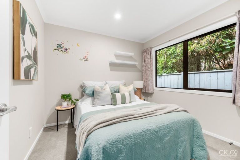 Photo of property in 32a Dowling Grove, Silverstream, Upper Hutt, 5019