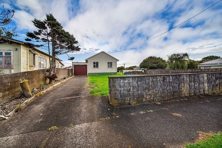 Photo of property in 12 Clive Street, Hawera, 4610