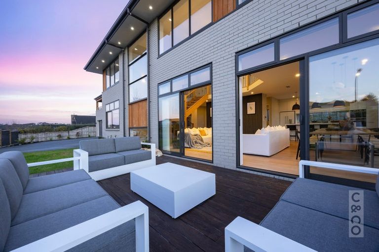 Photo of property in 2 Pitoitoi Drive, Riverhead, 0820