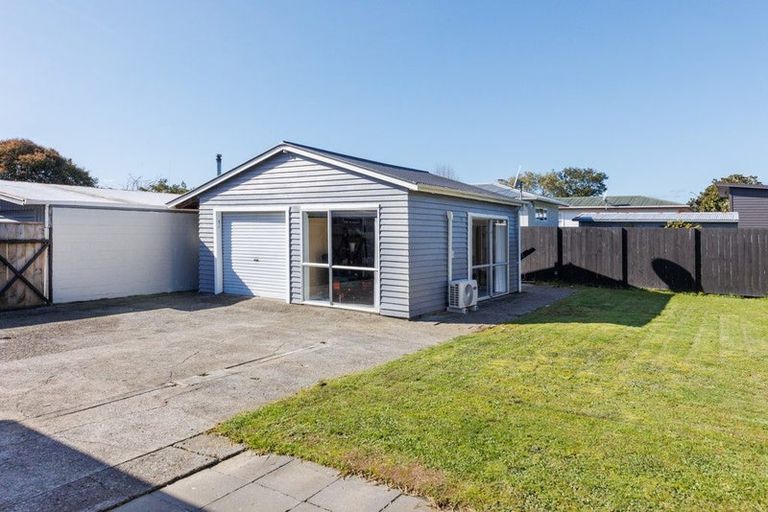 Photo of property in 12 Galway Avenue, Hokowhitu, Palmerston North, 4410