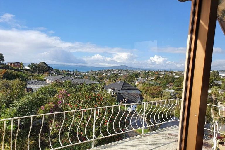 Photo of property in 1 Wisteria Way, Mairangi Bay, Auckland, 0630