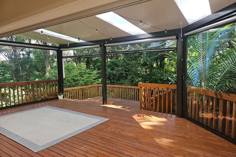 Photo of property in 15 Cantua Close, Totara Heights, Auckland, 2105
