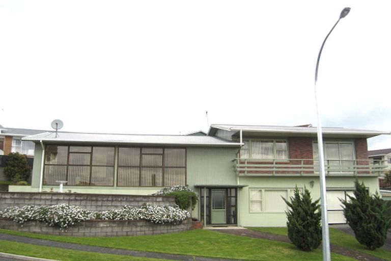 Photo of property in 32 Crownhill Street, Spotswood, New Plymouth, 4310